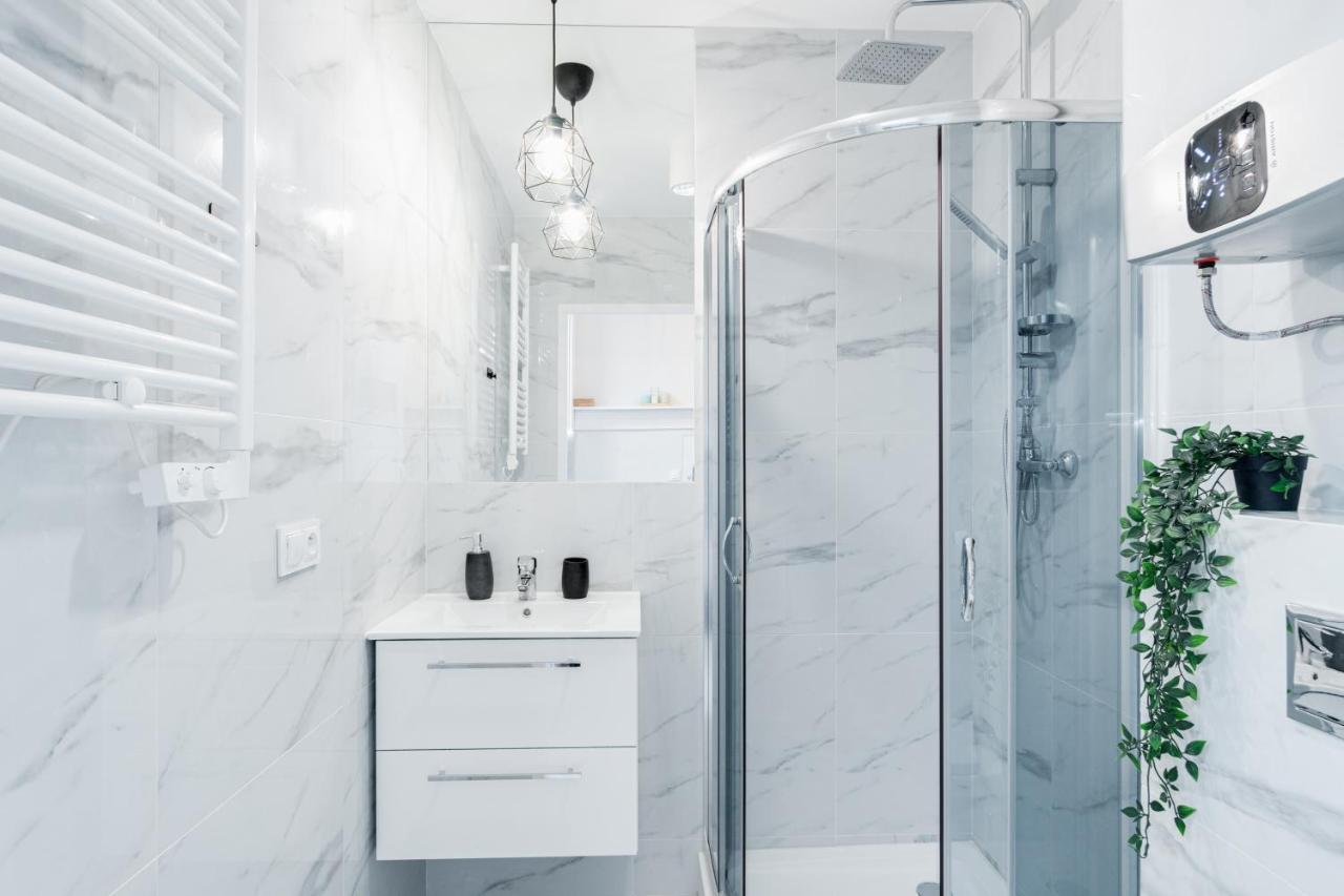Crystal Apartment Katowice IV ภายนอก รูปภาพ